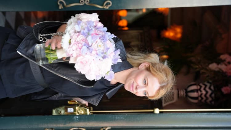 Beautiful bridal party bouquets with seasonal flowers