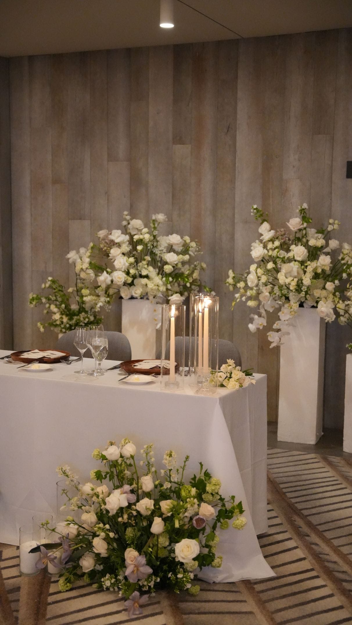 Alila Marea luxury wedding flowers by CHIC Flowers - arrangement 4