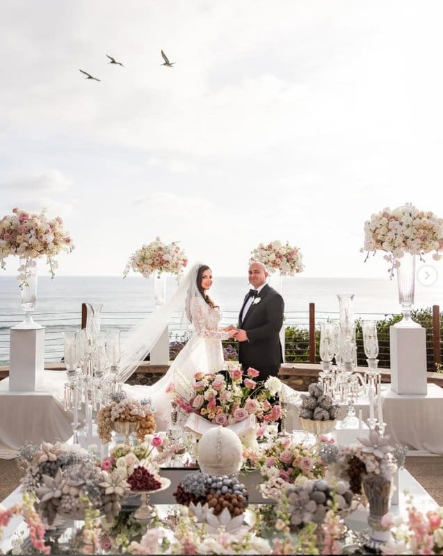 Alila Marea, Encinitas, CA luxury wedding flowers by CHIC Flowers - arrangement 3