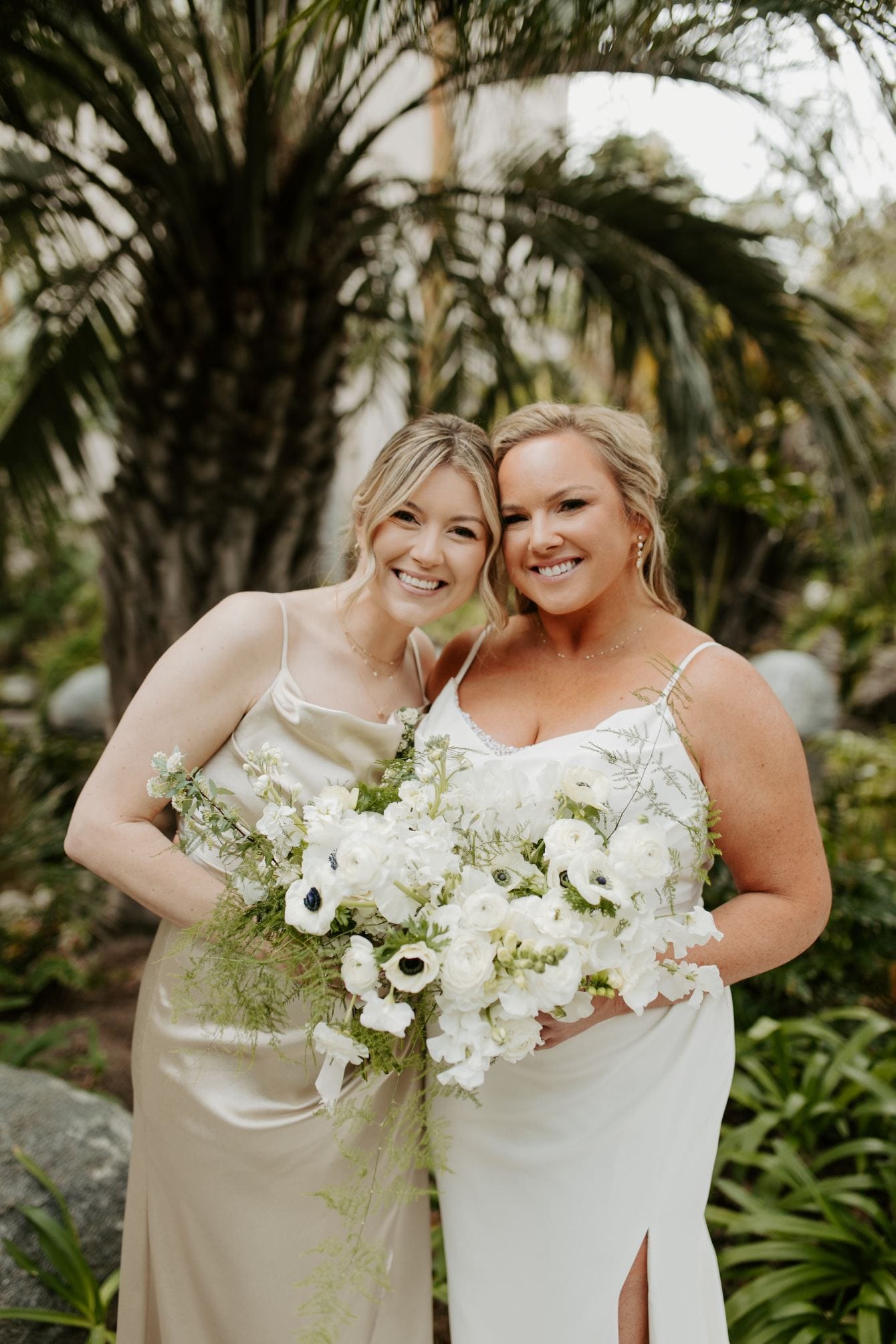 Catamaran Resort, San Diego, CA luxury wedding flowers by CHIC Flowers - arrangement 8