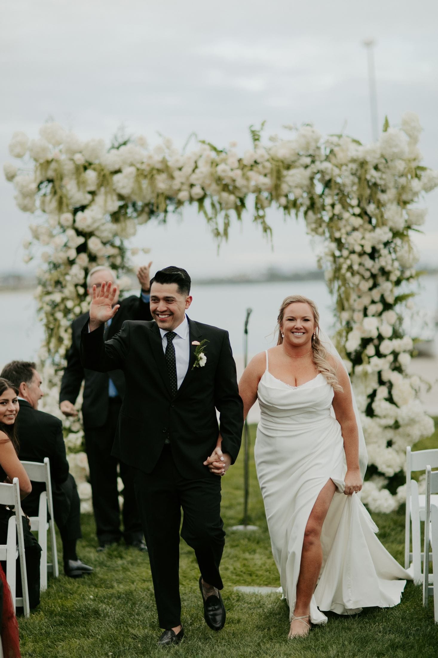 Catamaran Resort, San Diego, CA luxury wedding flowers by CHIC Flowers - arrangement 15