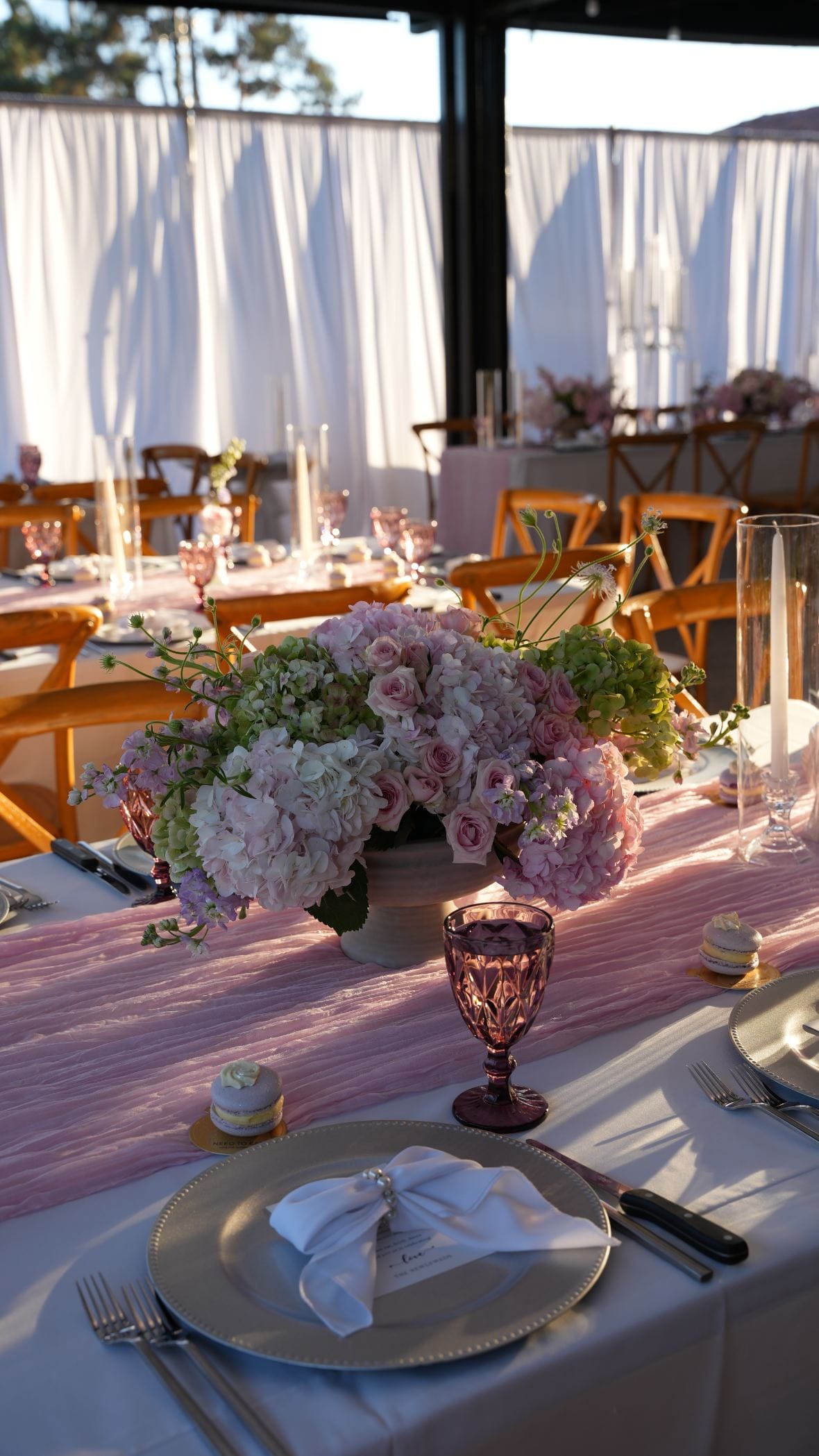 Hotel Del Coronado, CA luxury wedding flowers by CHIC Flowers - arrangement 4