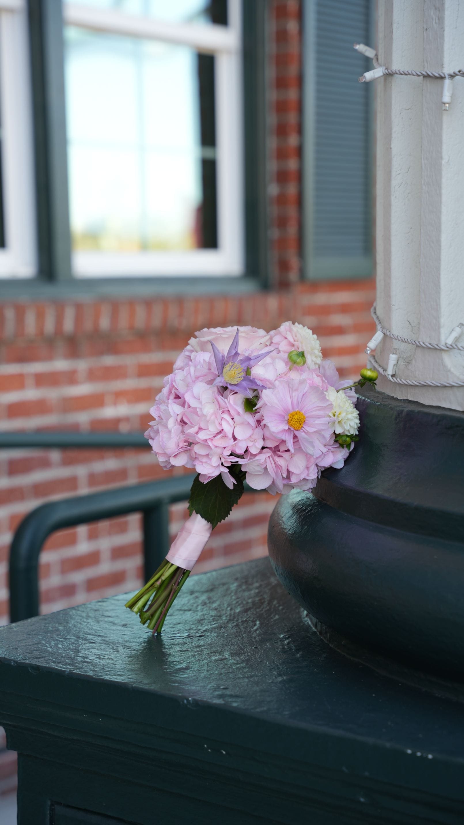 Hotel Del Coronado, CA luxury wedding flowers by CHIC Flowers - arrangement 5