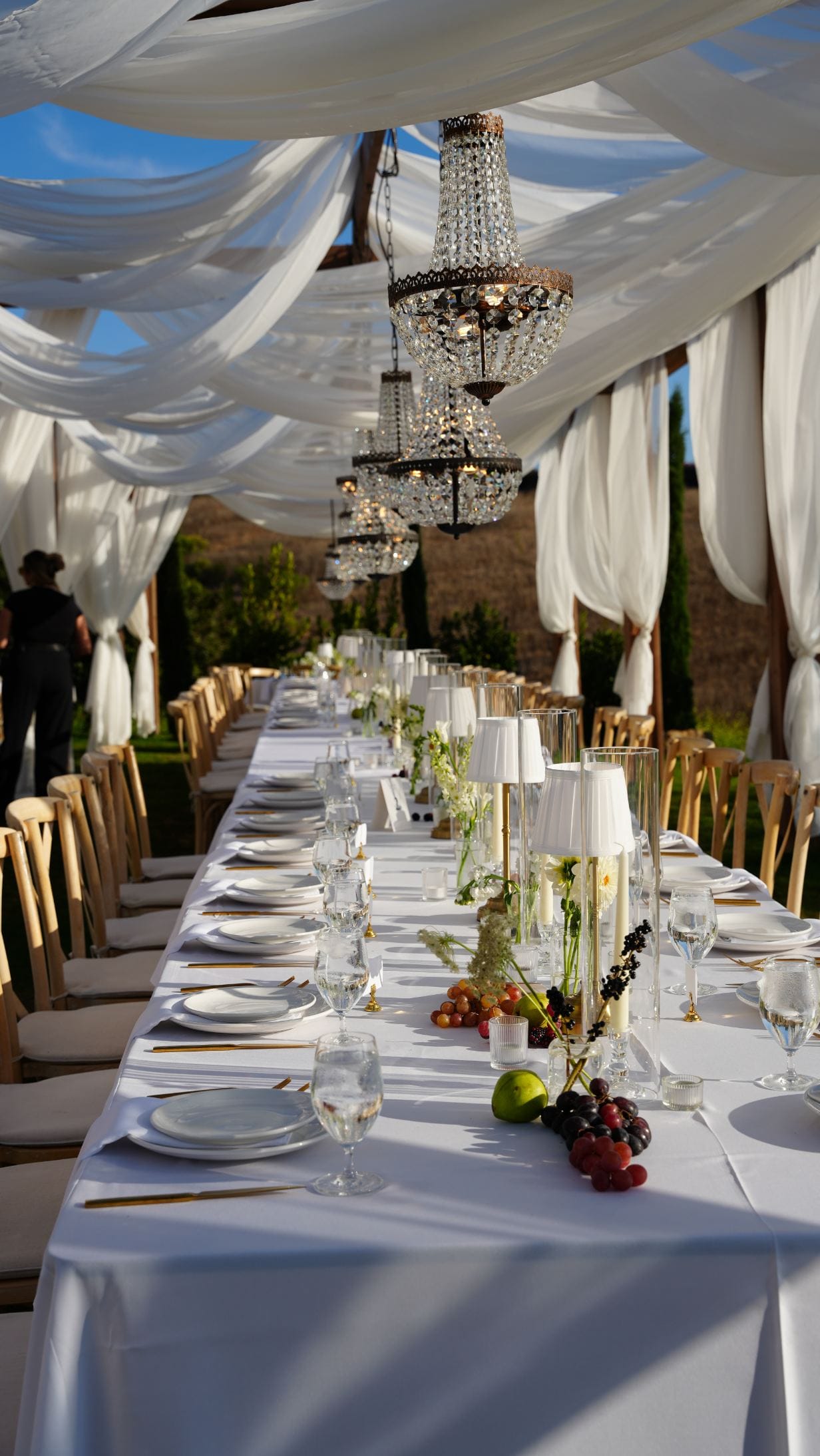 Jeune Perche, Fallbrook, CA luxury wedding flowers by CHIC Flowers - arrangement 3