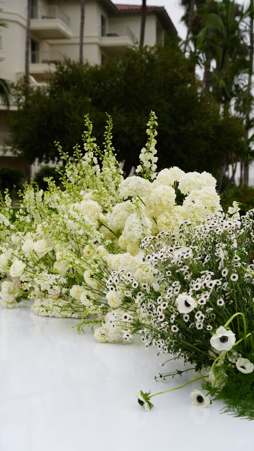 Park Hyatt Aviara luxury wedding flowers by CHIC Flowers - arrangement 4