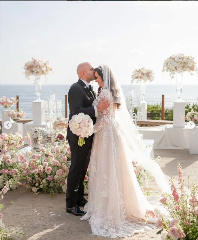 Alila Marea, Encinitas, CA luxury wedding flowers by CHIC Flowers - arrangement 5