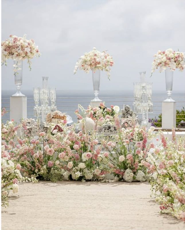 Alila Marea, Encinitas, CA luxury wedding flowers by CHIC Flowers - arrangement 6