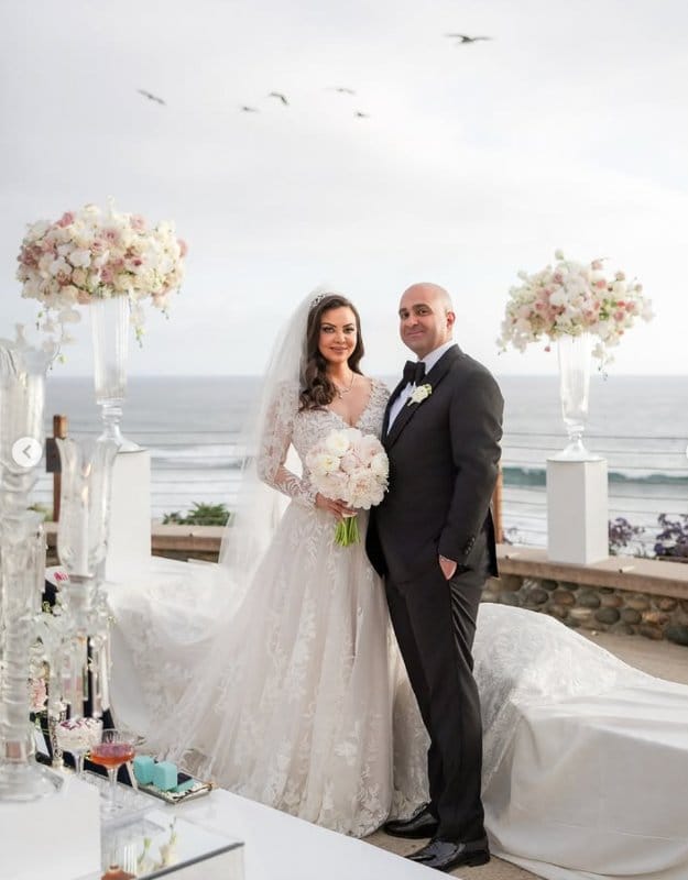 Alila Marea, Encinitas, CA luxury wedding flowers by CHIC Flowers - arrangement 10