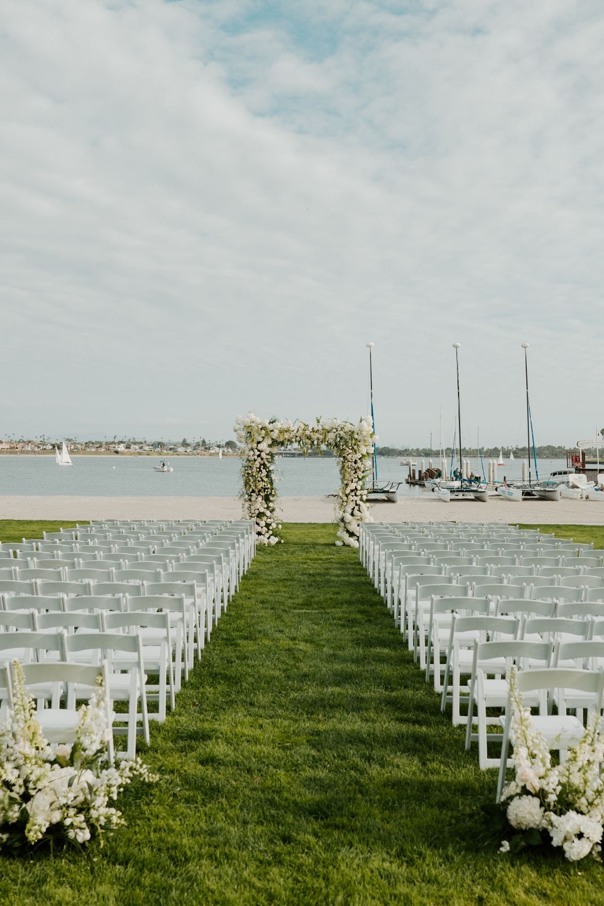Catamaran Resort, San Diego, CA luxury wedding flowers by CHIC Flowers - arrangement 6