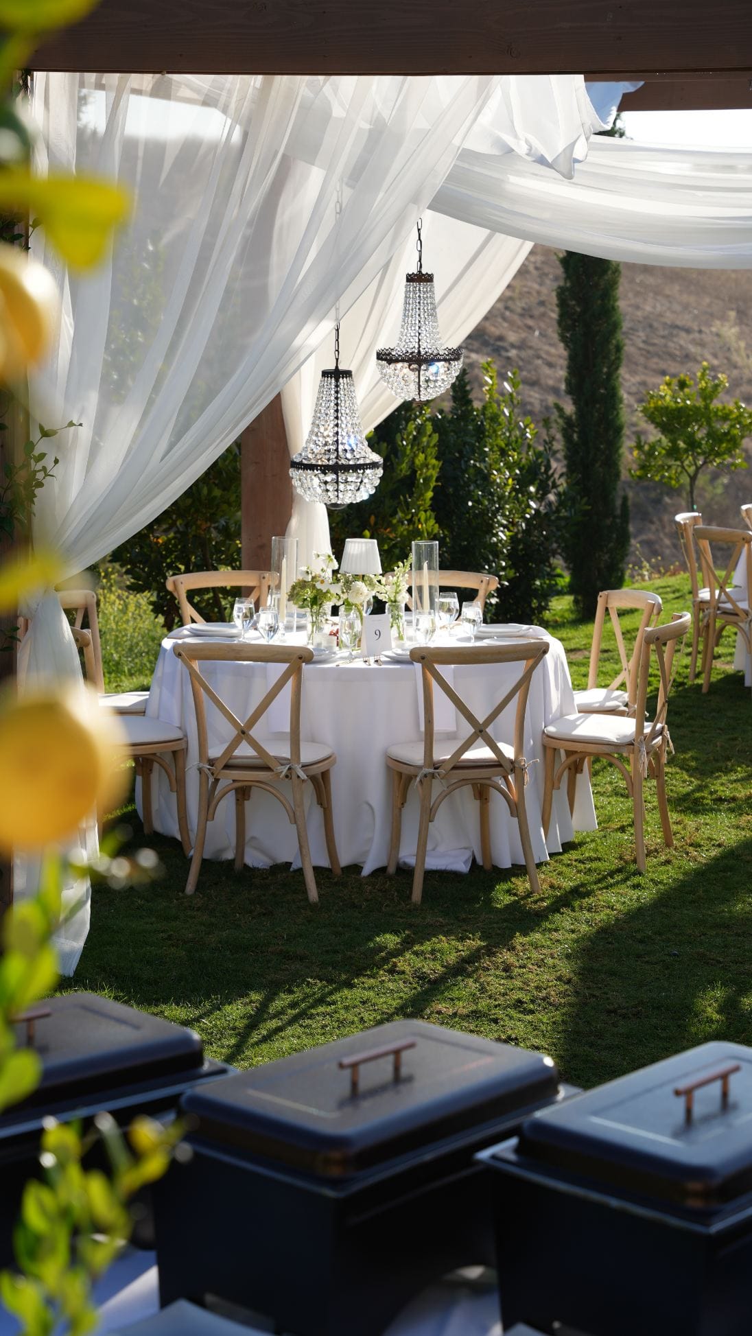 Jeune Perche, Fallbrook, CA luxury wedding flowers by CHIC Flowers - arrangement 10